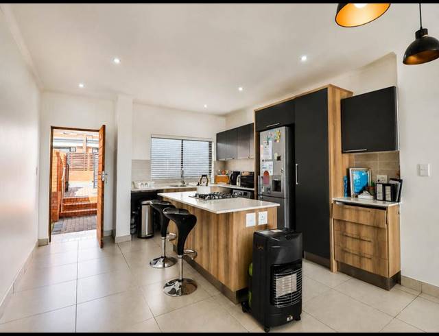 3 BEDROOM TOWNHOUSE FOR SALE IN GOLDEN FIELDS ESTATE